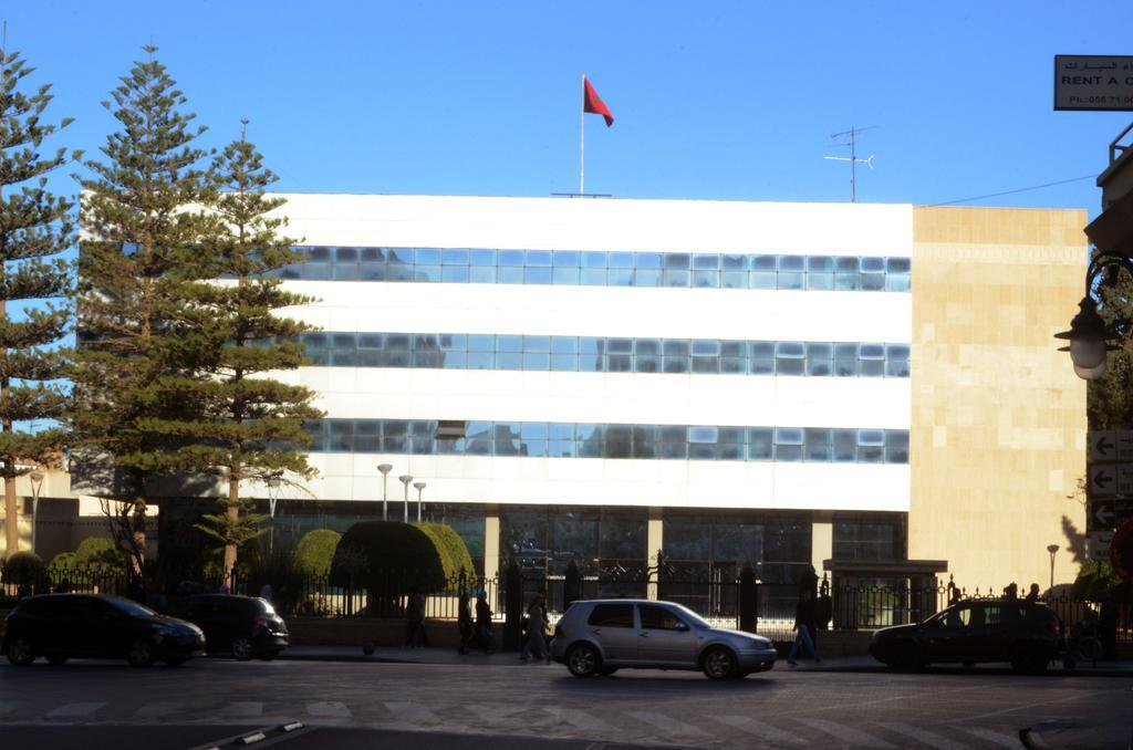 Hôtel Des Lilas Uchda  Exterior foto